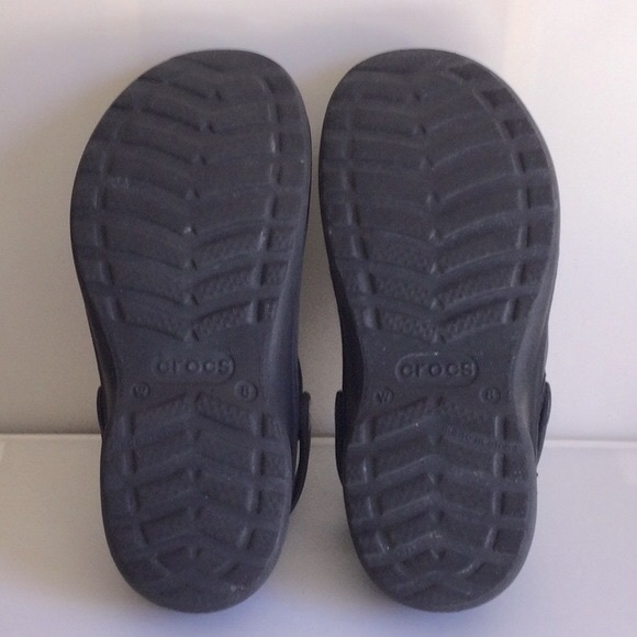 Crocs with faux suede upper panel. - Picture 4 of 4